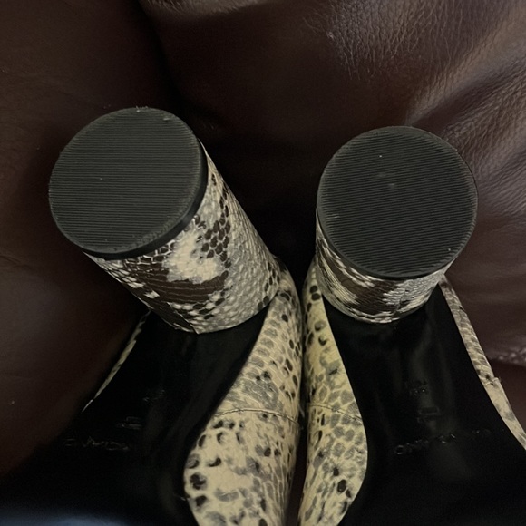 Marciano women’s leather snakeskin print ankle booties size 9M - Picture 10 of 11